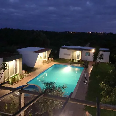 One Bedroom Bungalow With Shared Pool Enclosed Garden And Wifi At Silves