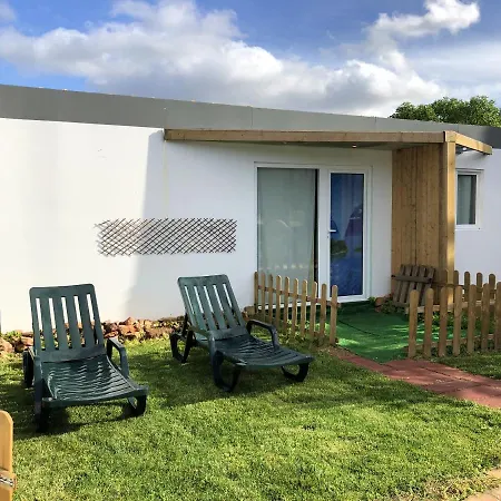 Vakantiehuis One Bedroom Bungalow With Shared Pool Enclosed Garden And Wifi At *
