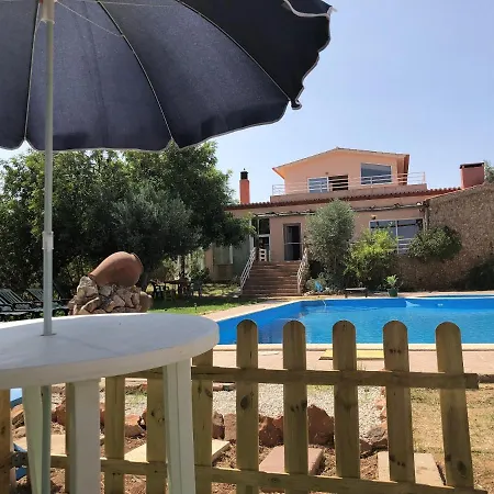 One Bedroom Bungalow With Shared Pool Enclosed Garden And Wifi At