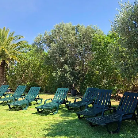 One Bedroom Bungalow With Shared Pool Enclosed Garden And Wifi At Vakantiehuis