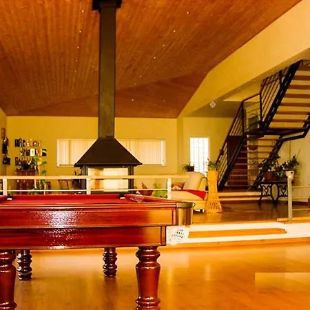 One Bedroom Bungalow With Shared Pool Enclosed Garden And Wifi At